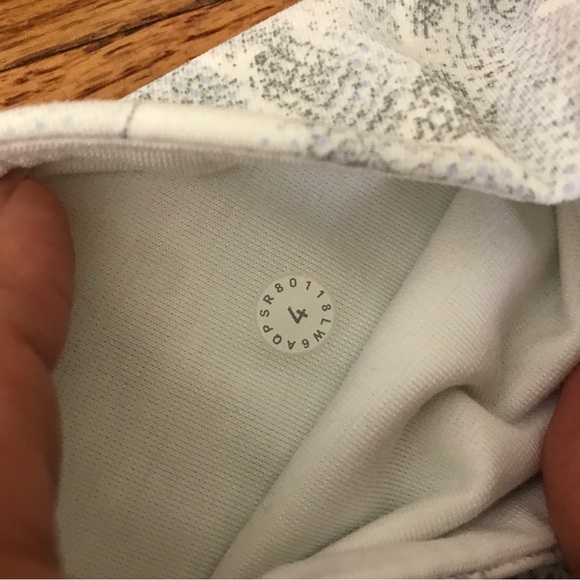 Lululemon White/Gray Pattern Legging - Picture 6 of 12